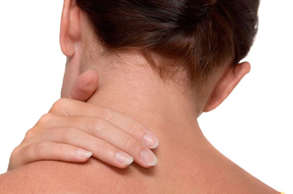 dor no pescozo debido á osteocondrose