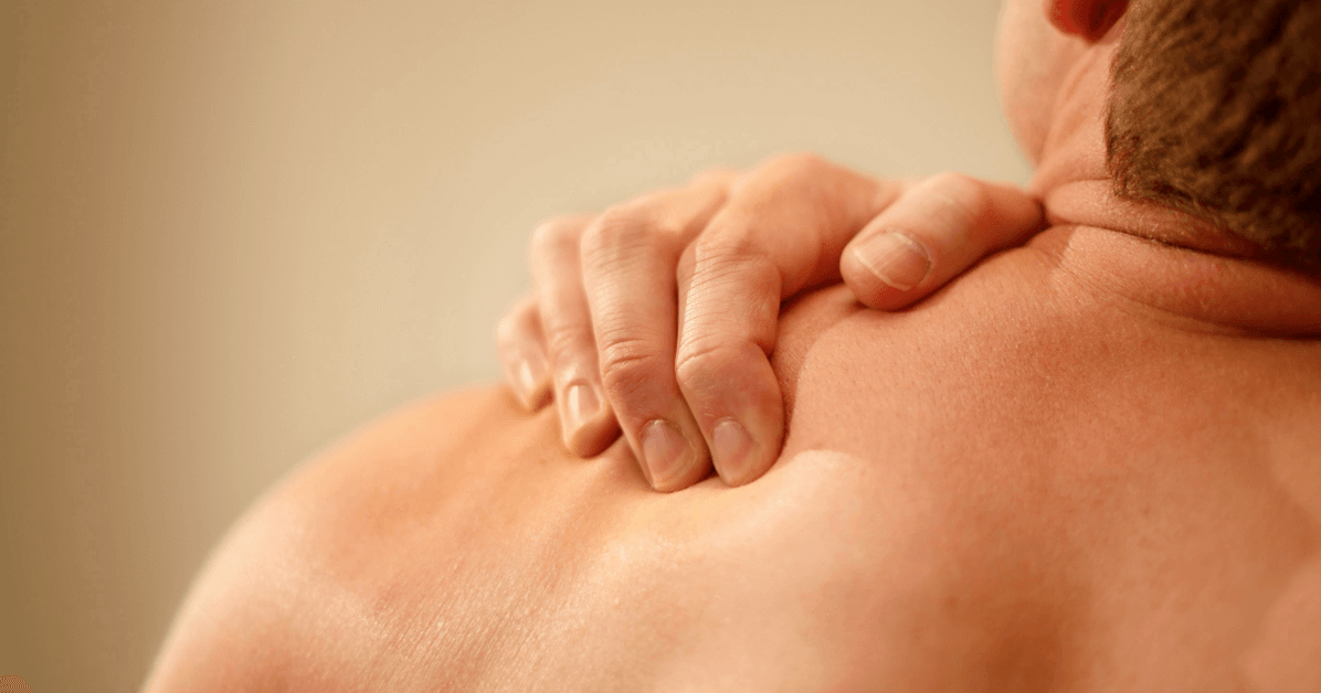 dor nas costas irradia ao ombreiro